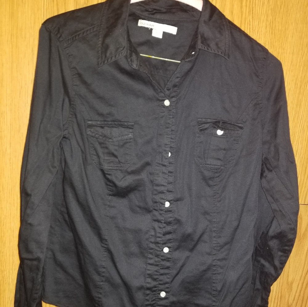 Womans medium black button down